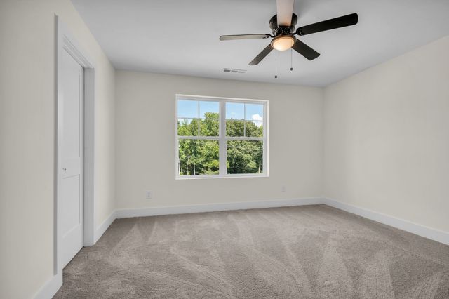 1026 Sycamore Ridge, E, Burns, TN 37029