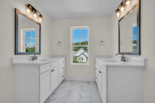 1026 Sycamore Ridge, E, Burns, TN 37029