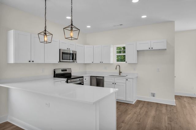 1026 Sycamore Ridge, E, Burns, TN 37029