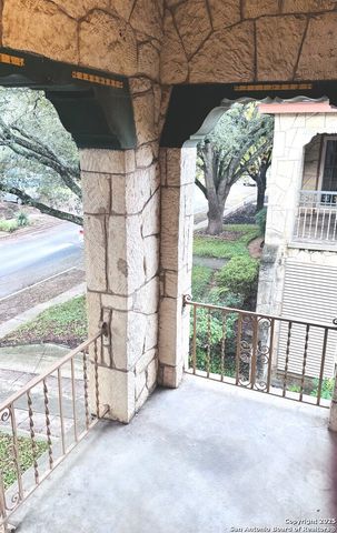 409 W Lynwood Ave Apt 4, San Antonio, TX 78212