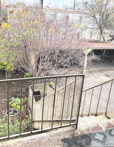 409 W Lynwood Ave Apt 4, San Antonio, TX 78212