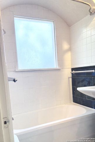 409 W Lynwood Ave Apt 4, San Antonio, TX 78212