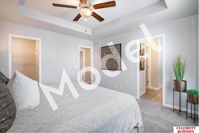 8017 N 113 Street, Omaha, NE 68142