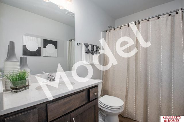 8017 N 113 Street, Omaha, NE 68142