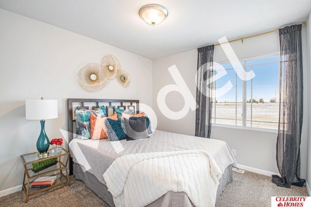 8017 N 113 Street, Omaha, NE 68142