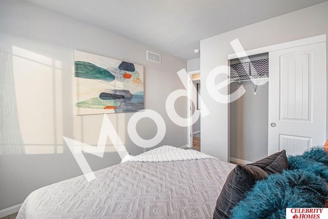 8017 N 113 Street, Omaha, NE 68142