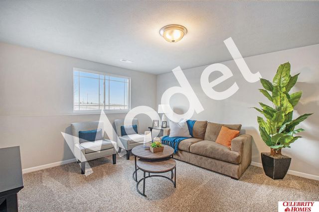 8017 N 113 Street, Omaha, NE 68142