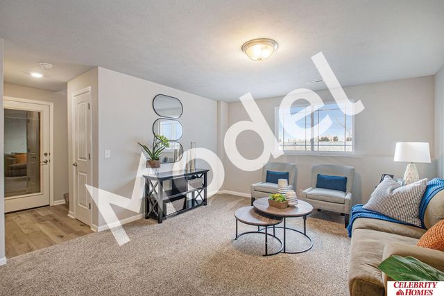 8017 N 113 Street, Omaha, NE 68142