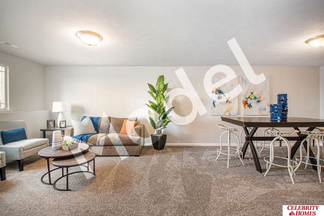 8017 N 113 Street, Omaha, NE 68142