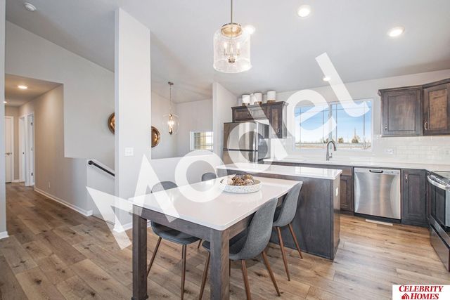 8017 N 113 Street, Omaha, NE 68142