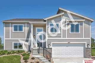 8017 N 113 Street, Omaha, NE 68142