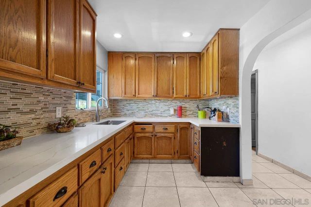 1465 S 40th St., San Diego, CA 92113