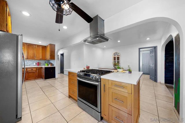 1465 S 40th St., San Diego, CA 92113