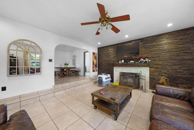 1465 S 40th St., San Diego, CA 92113