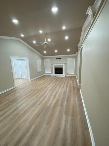 203 Bougainvillea Cir, Dothan, AL 36301