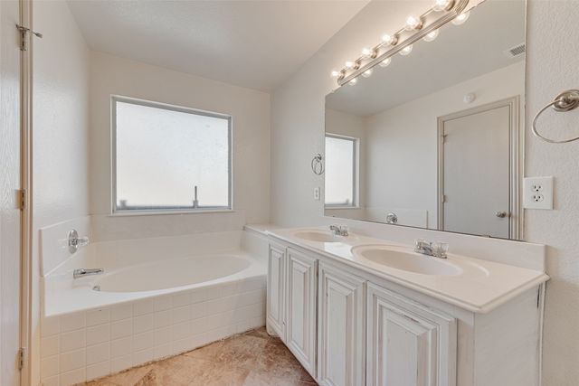 91 Post Oak Drive, Waxahachie, TX 75165