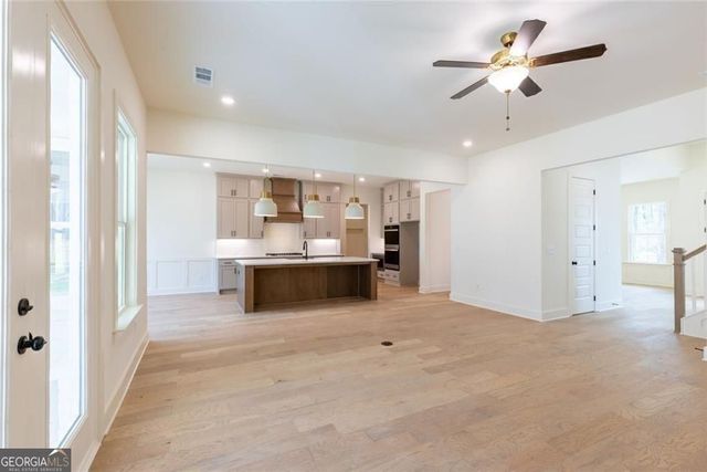 8330 Creekside Overlook Drive, Gainesville, GA 30506