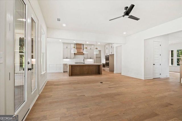 8330 Creekside Overlook Drive, Gainesville, GA 30506