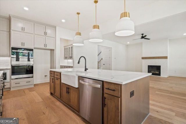 8330 Creekside Overlook Drive, Gainesville, GA 30506