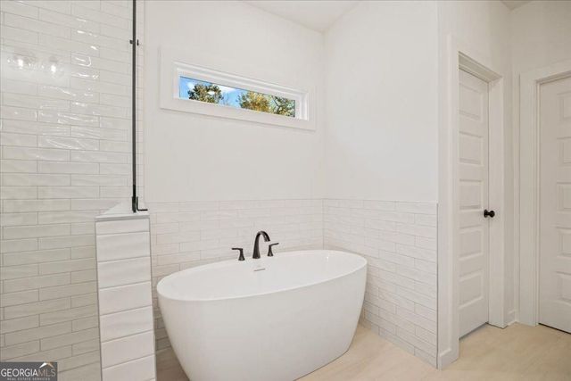 8330 Creekside Overlook Drive, Gainesville, GA 30506