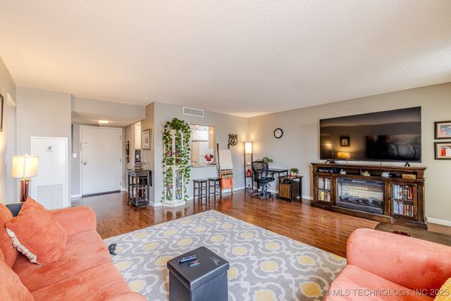 410 W 7th Street 324, Tulsa, OK 74119