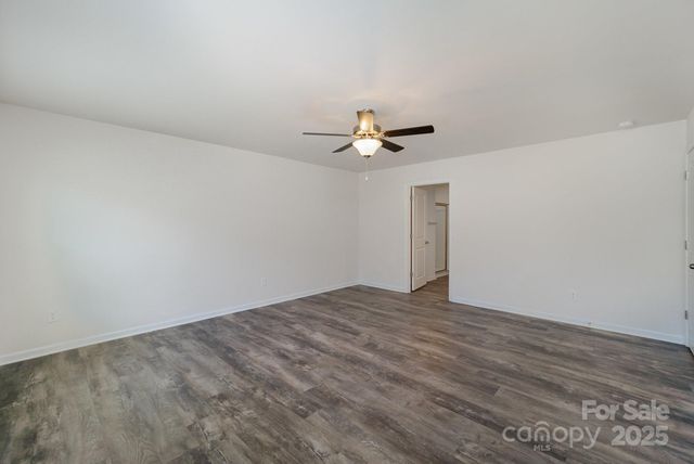 2961 Sherrills Stream Drive, Sherrills Ford, NC 28673