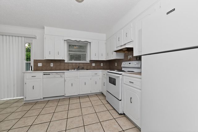 1119 Ray Road, Jacksonville, AR 72076