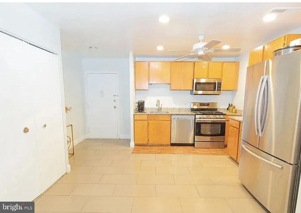 19429 BRASSIE PL #19429, Gaithersburg, MD 20886