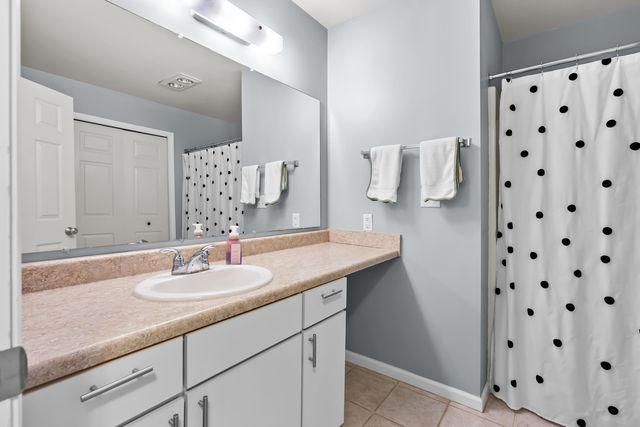 4050 W Centre Avenue 115, Portage, MI 49024