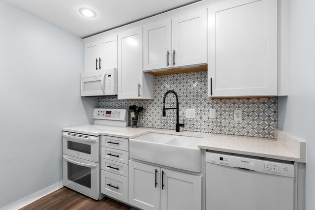 4050 W Centre Avenue 115, Portage, MI 49024