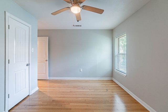 10033 Casa Oaks Drive, Dallas, TX 75228
