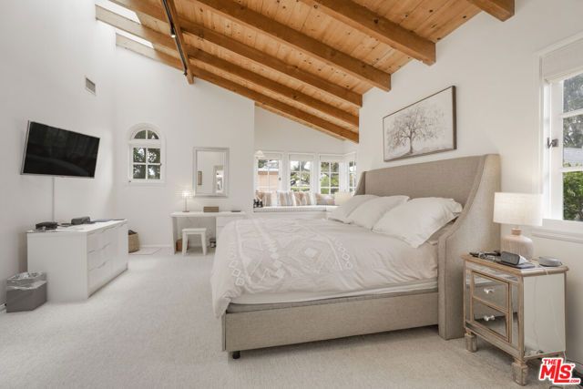 2330 Midvale Avenue, Los Angeles, CA 90064