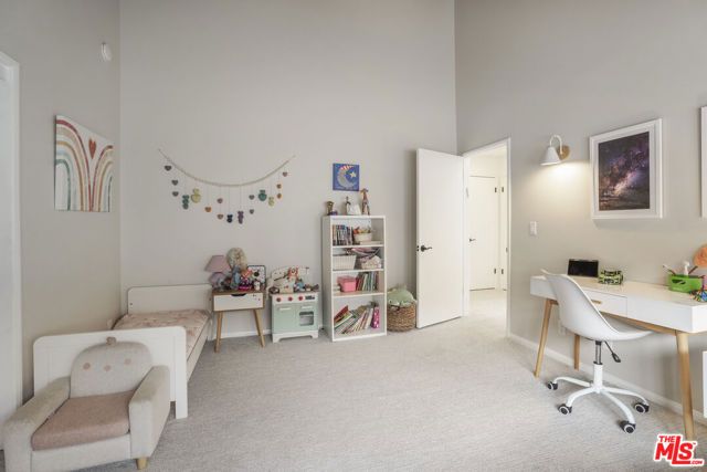 2330 Midvale Avenue, Los Angeles, CA 90064