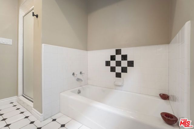 2330 Midvale Avenue, Los Angeles, CA 90064