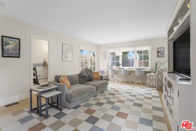 2330 Midvale Avenue, Los Angeles, CA 90064