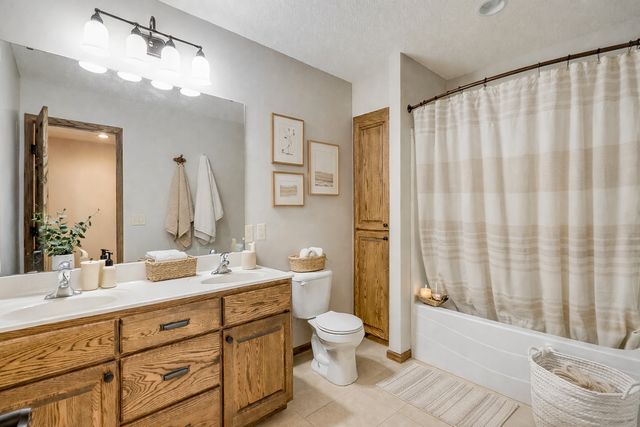 1201 Meadow Street NW, Montgomery, MN 56069