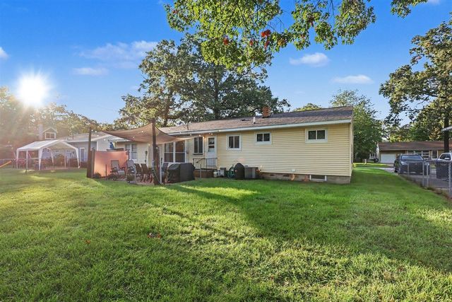 1702 Leif Avenue, Muskegon, MI 49441