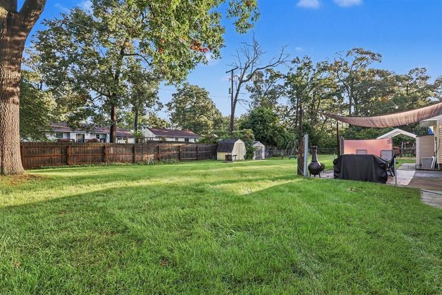 1702 Leif Avenue, Muskegon, MI 49441