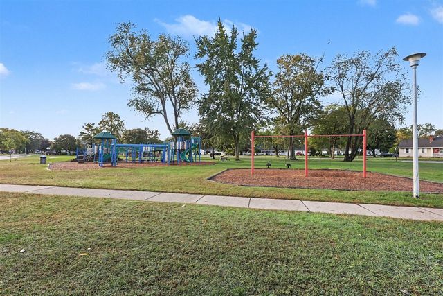 1702 Leif Avenue, Muskegon, MI 49441