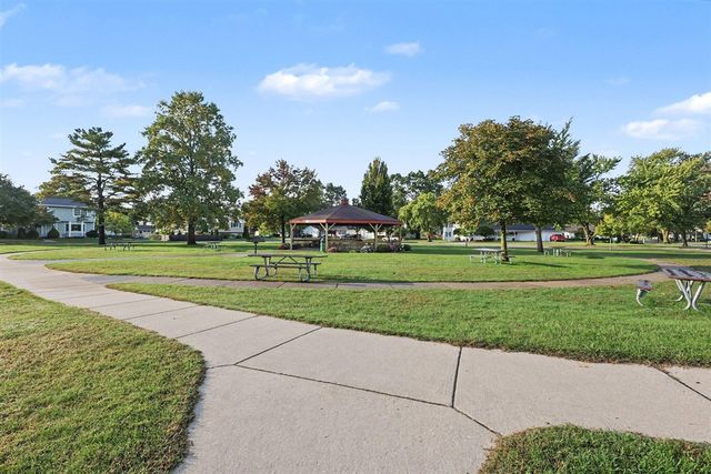 1702 Leif Avenue, Muskegon, MI 49441