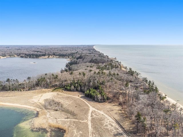 1702 Leif Avenue, Muskegon, MI 49441