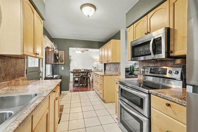 1702 Leif Avenue, Muskegon, MI 49441