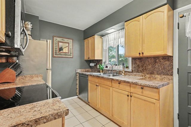 1702 Leif Avenue, Muskegon, MI 49441