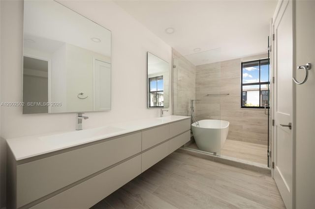 7498 SW 100th St, Pinecrest, FL 33156