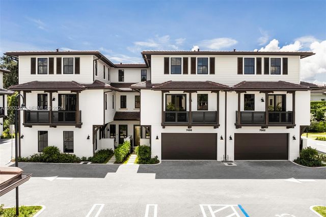 7498 SW 100th St, Pinecrest, FL 33156