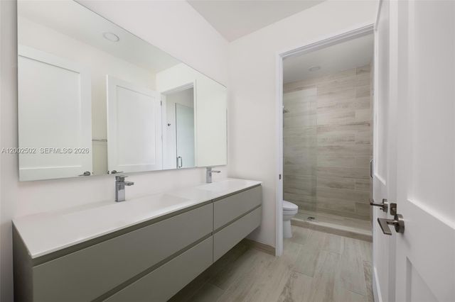 7498 SW 100th St, Pinecrest, FL 33156