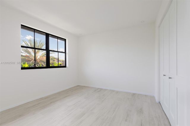 7498 SW 100th St, Pinecrest, FL 33156