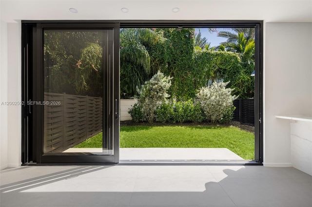 7498 SW 100th St, Pinecrest, FL 33156