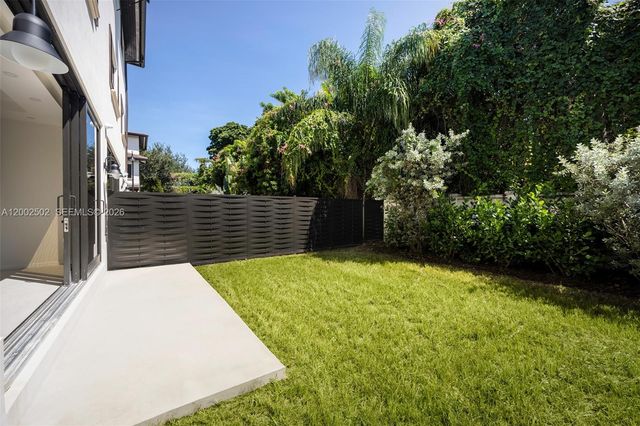 7498 SW 100th St, Pinecrest, FL 33156