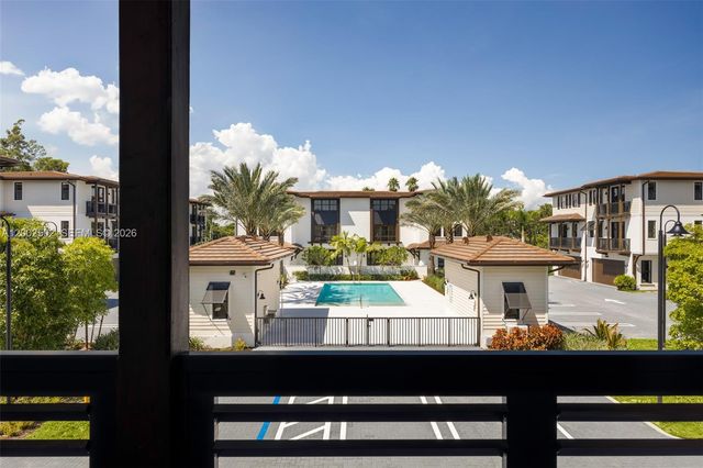 7498 SW 100th St, Pinecrest, FL 33156